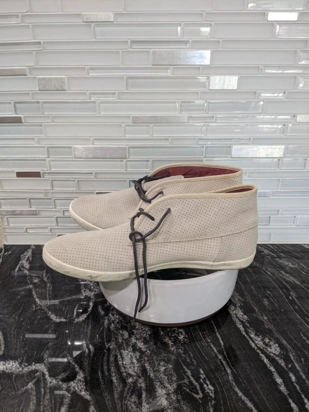 Seavsea - Cream Suede Chukka Boots with Simple Lacing. Mens 10